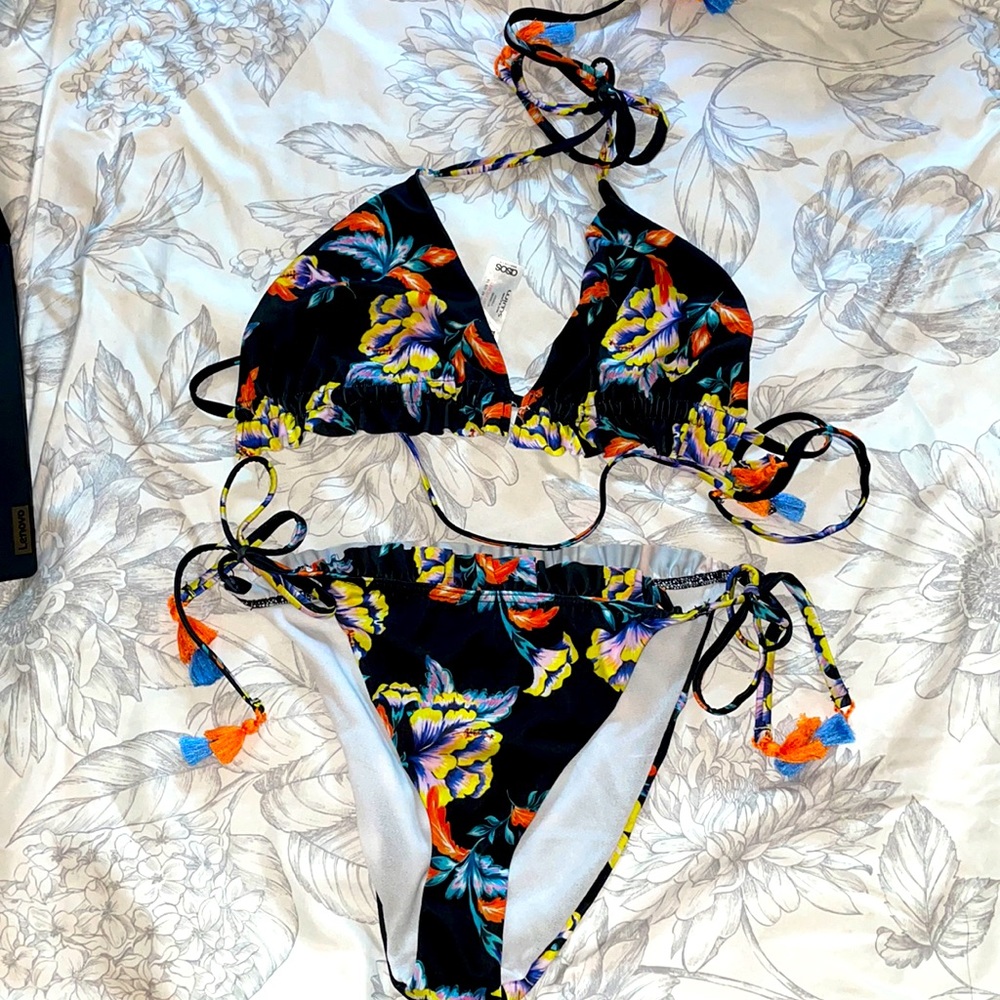 ASOS 2 piece floral bikini XL